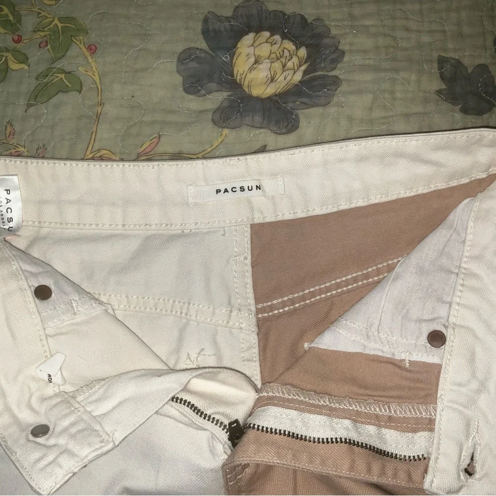 PacSun Two-Tone White and Tan Colorblocked Denim Shorts - Picture 7 of 11